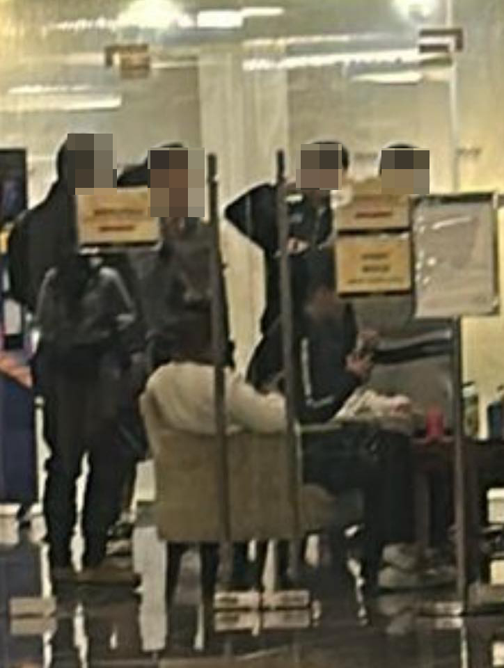 有人帶同10多名南亞裔男子到場騷擾。網上圖片