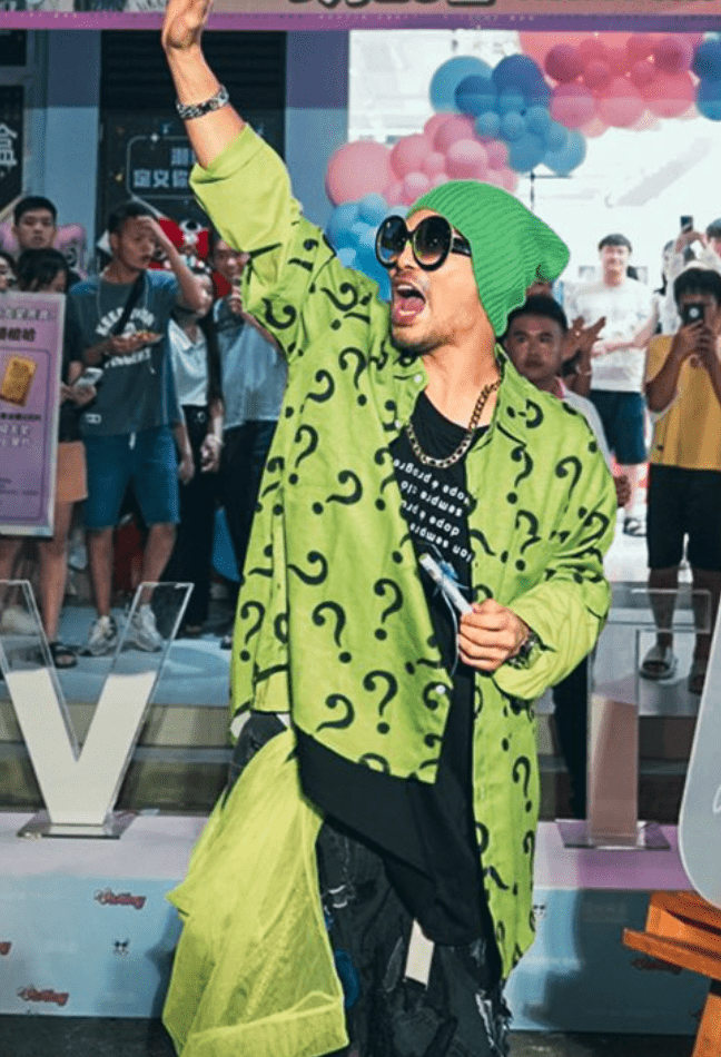 黃明志一度被馬來西亞警方通緝。黃明志fb 黃明志一度被馬來西亞警方通緝。黃明志fb