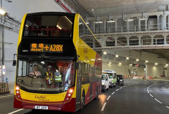 由将军澳往机场的A28X标榜由日出康城出发后约45分钟即可抵达机场,为区内居民带来喜讯。 由将军澳往机场的A28X标榜由日出康城出发后约45分钟即可抵达机场,为区内居民带来喜讯。