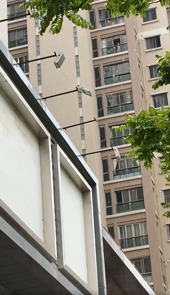 現場為汕頭市龍湖區星湖城。fb「港車北上分享群」影片截圖