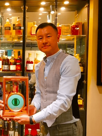 郭亚川 / 秋山雅治。 X@纵横日本