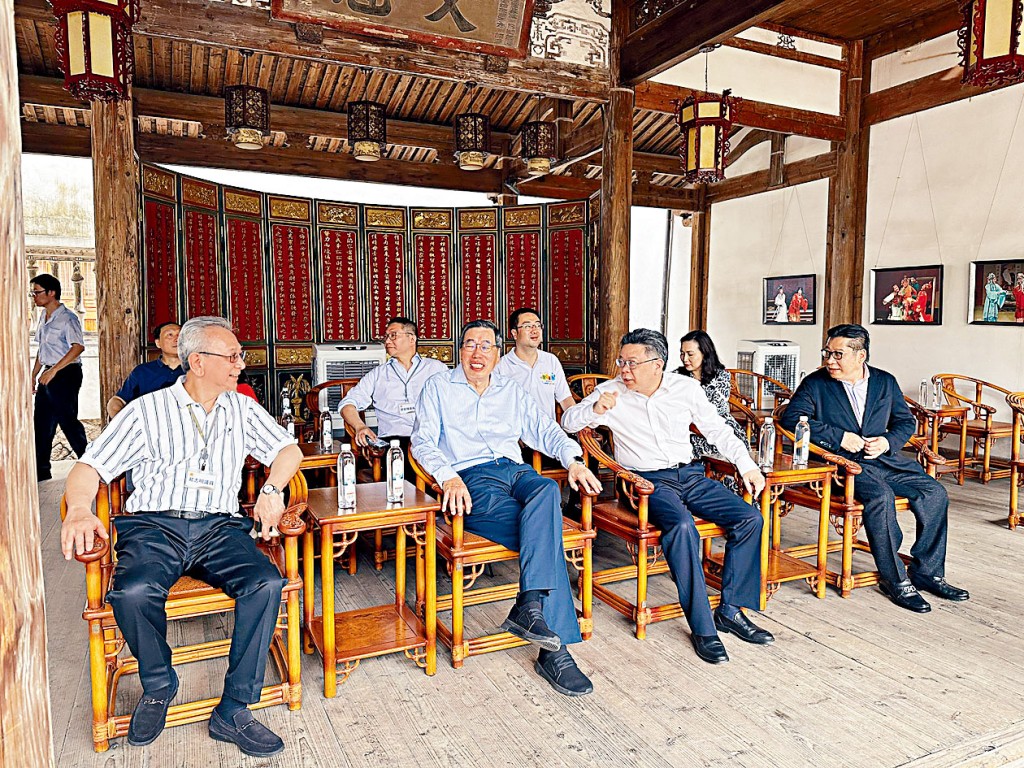 立法會議員昨早參觀的「三坊七巷」,是國家5A級旅遊景區。