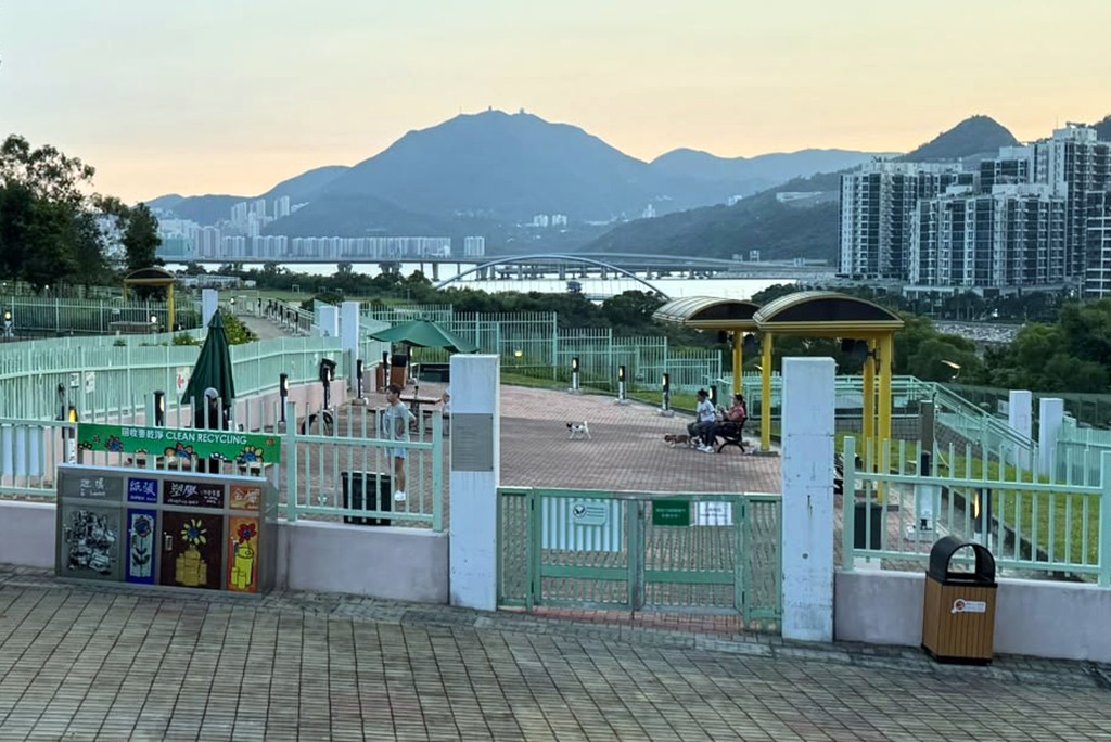 受毒狗事件影響,將軍澳寵物公園人流明顯減少。 麥鍵瀧攝 受毒狗事件影響,將軍澳寵物公園人流明顯減少。 麥鍵瀧攝