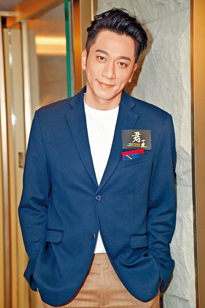 Hana 話每次拍拖男仔都會求婚,唔知今次係咪講緊緋聞男友吳卓羲呢?