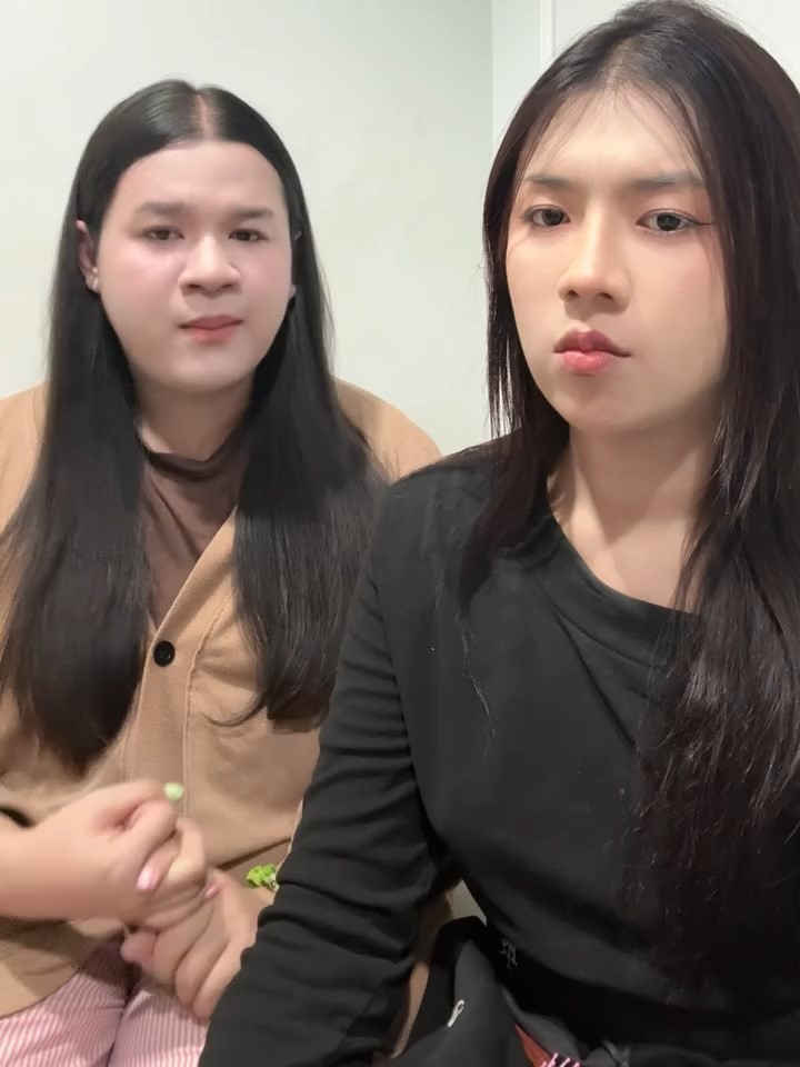 泰國網紅麗塔（右）的閨蜜裴裴（左）憶述事發經過。faccebook@Rita Radanan