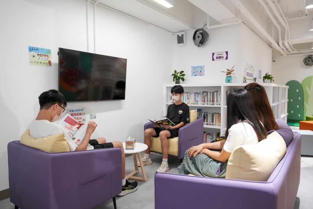 他指社區客廳的會員人數正持續上升，反映「劏房」住戶對社區客廳服務的需求仍未完全被滿足。
