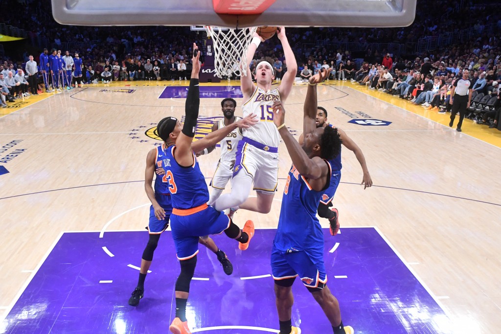 當積和李維士合力狂轟60分以110:97輕鬆贏紐約人。法新社