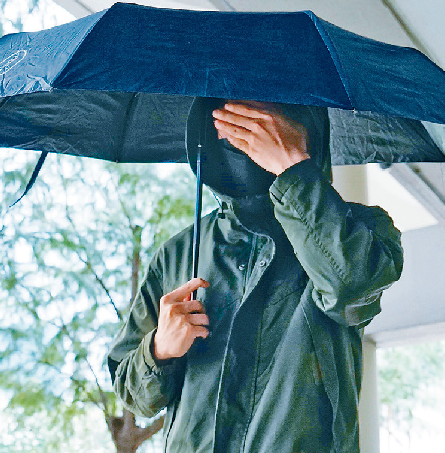 ■27歲男被告將東京奧運金牌得主張家朗的得獎片段，配上相關黑暴歌曲並發佈至YouTube。
