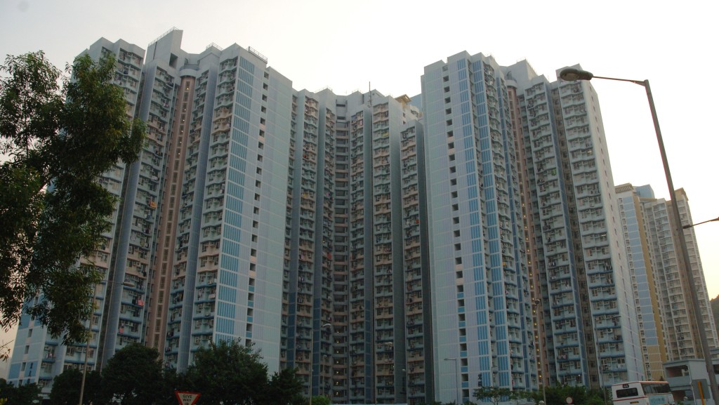 青衣邨37歲男胸纏電線腳浸水 警方趕至證實不治。資料圖片