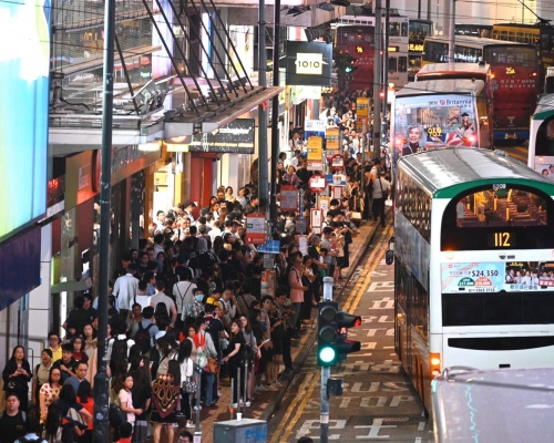 多區路面交通擠塞