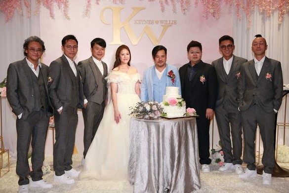 李啟傑是韋家雄的媒人，後者結婚，李啟傑就做兄弟。