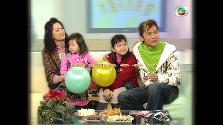TVB的官方YouTube频道曾上载一段关礼杰举家在2004年出席《都市闲情》的节目片。