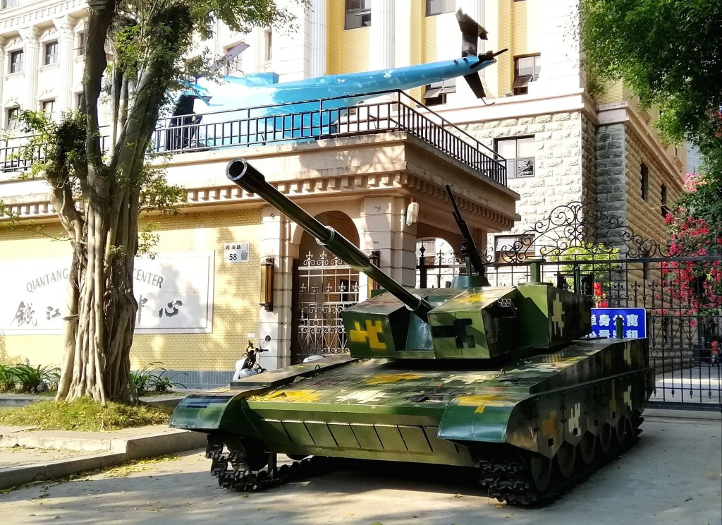还有坦克车可以拍照（图片来源：Facebook@深圳大湾区国内吃喝玩乐开心分享区）