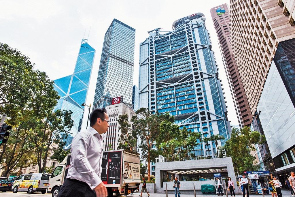 農曆新年將至，多間銀行均推出電子利是服務及獎賞。
