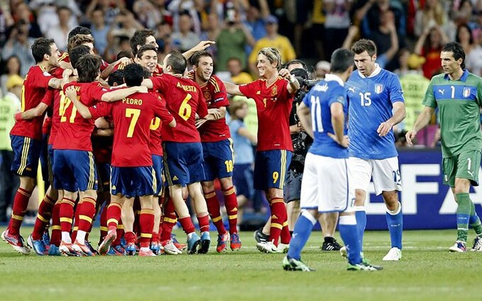 意大利和西班牙在2012歐國盃曾於分組賽和決賽交手。資料圖片