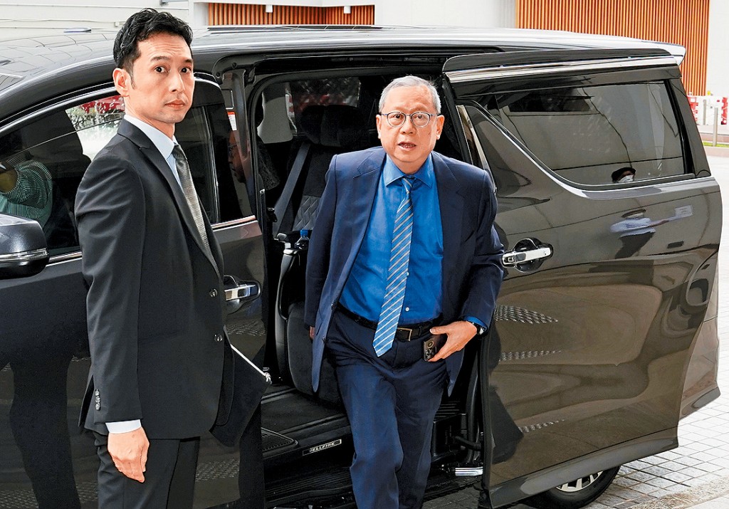 林建岳昨於高院出庭作供稱,林伯生前精神狀況「好正常」。