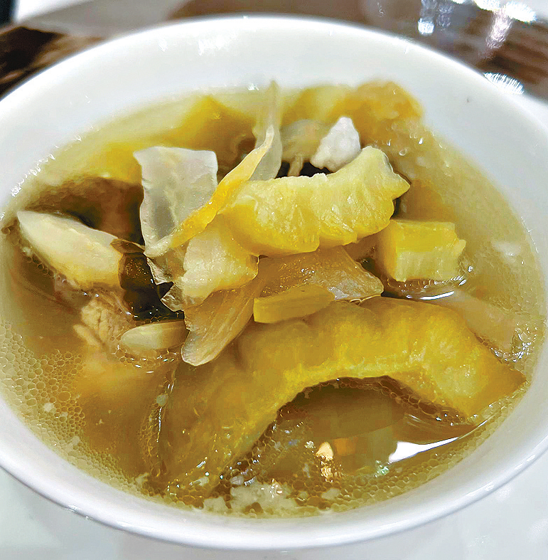 涼瓜鹹酸菜排骨湯 涼瓜鹹酸菜排骨湯