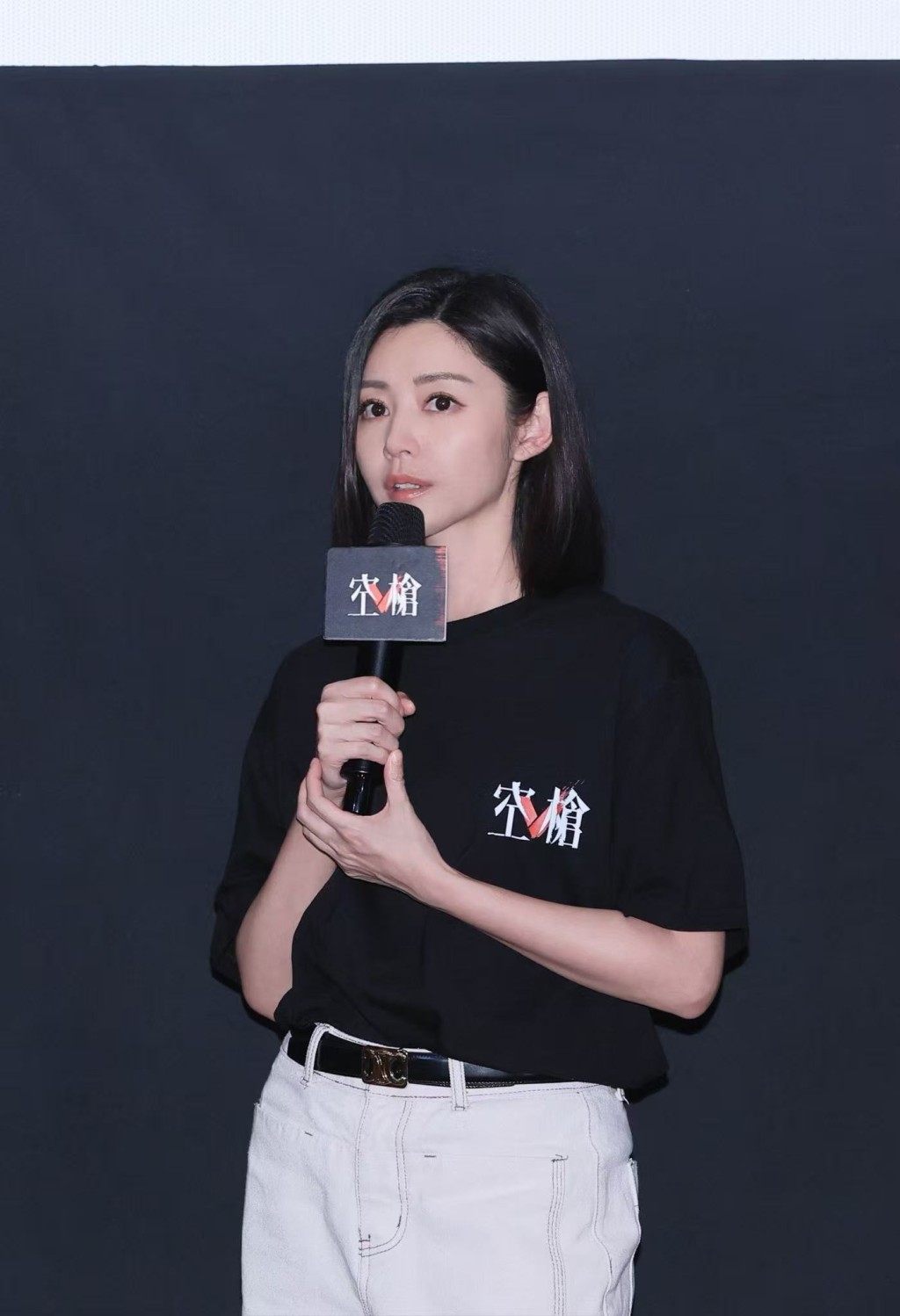  衛詩雅指今次拍攝《空槍》，最難忘是拍攝首次搶錢後的派對。