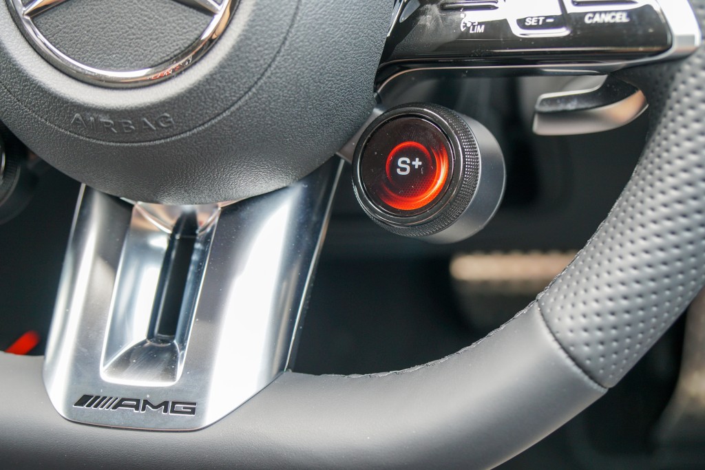 充電混能平治Mercedes-AMG E 53 HYBRID 4MATIC+本地試駕:要跑房車「駛」出真功夫,必須切換至Sport +模式。
