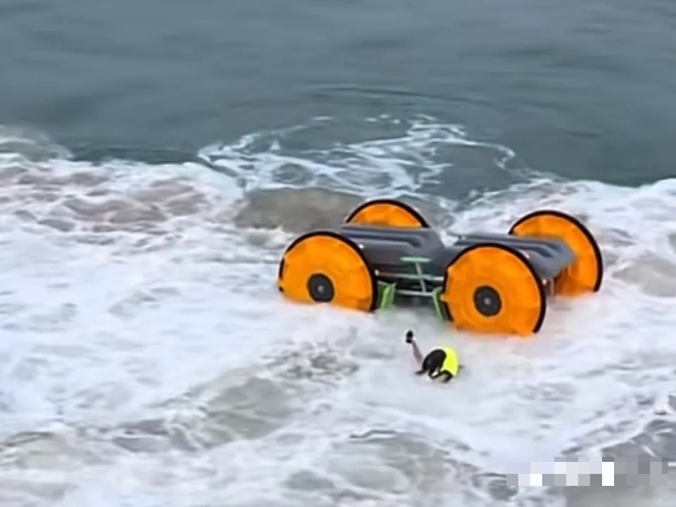 有一人被抛出。南方都市报