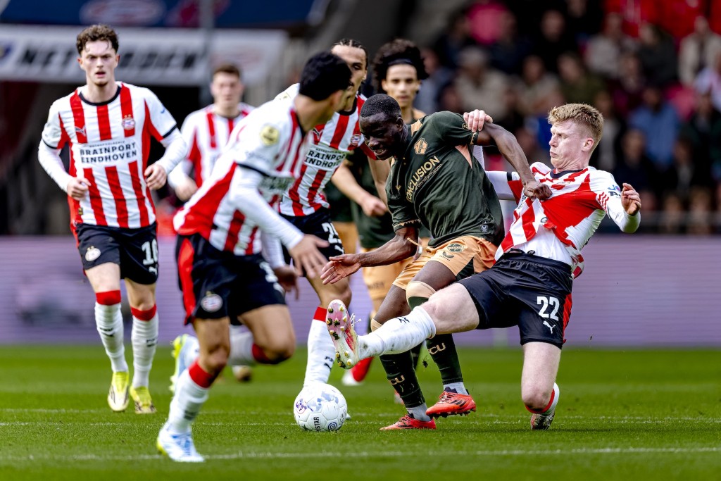 燕豪分于周六险胜乌德勒支。法新社