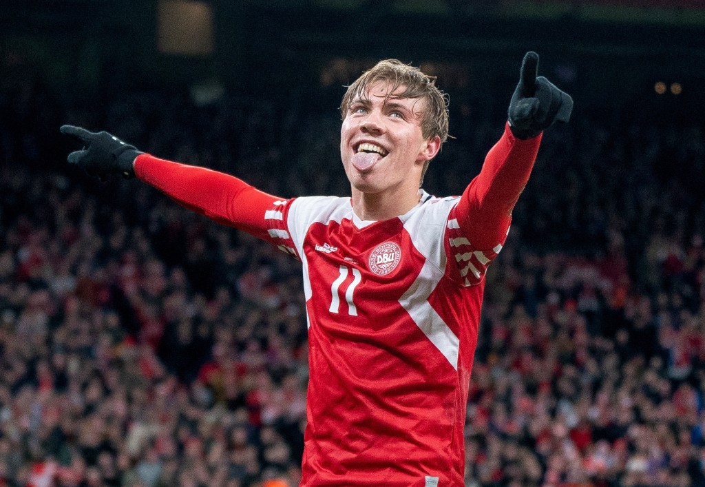 曼联引入有「新夏兰特」之称的20岁丹麦射手贺隆特(Rasmus Hojlund)。路透社