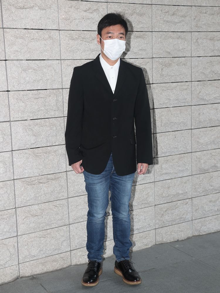 安仔久未露面,日前戴上口罩現身太極Gary Tong安息禮。