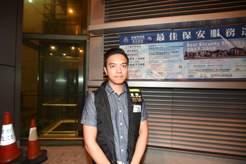 兩主僕涉非法放數被捕。