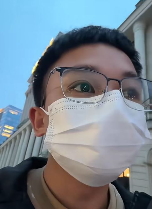 石先生不滿被石先生林寶堅尼車主賴賬¥5泊車費，於是舉報對方醉駕。抖音＠南川