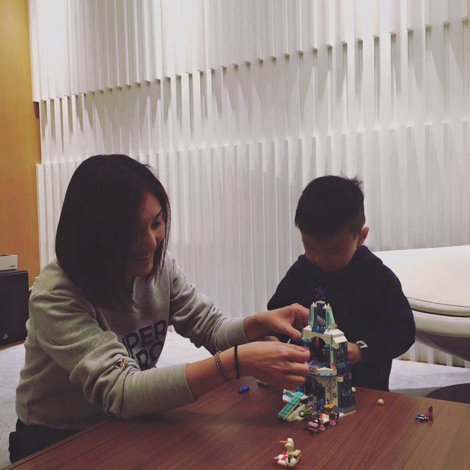 千嬅一向錫囝囝，砌LEGO更加係兩母子嘅親子活動。