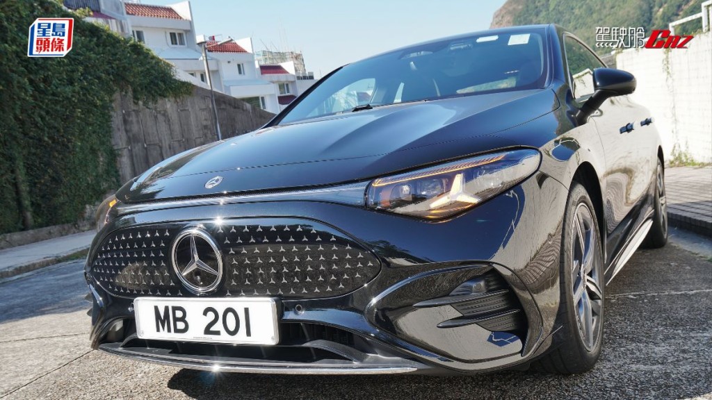 平治(Mercedes-Benz)CLA純電動車新一批現貨抵港，最新「一換一」售價HK$439,000起，現時訂購可趕及農曆新年前出車。