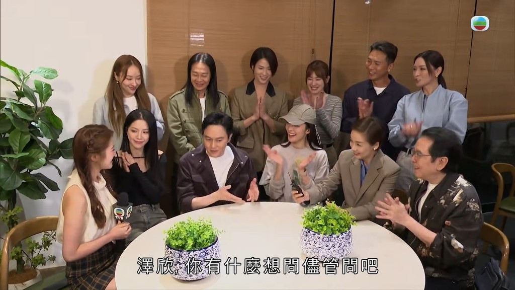 李澤欣首度亮相即被委以重任。