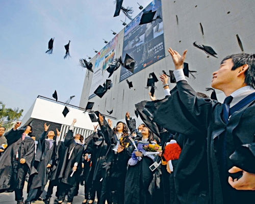 調查指，逾4成香港大學生相信就業前景較上一代改善。 資料圖片
