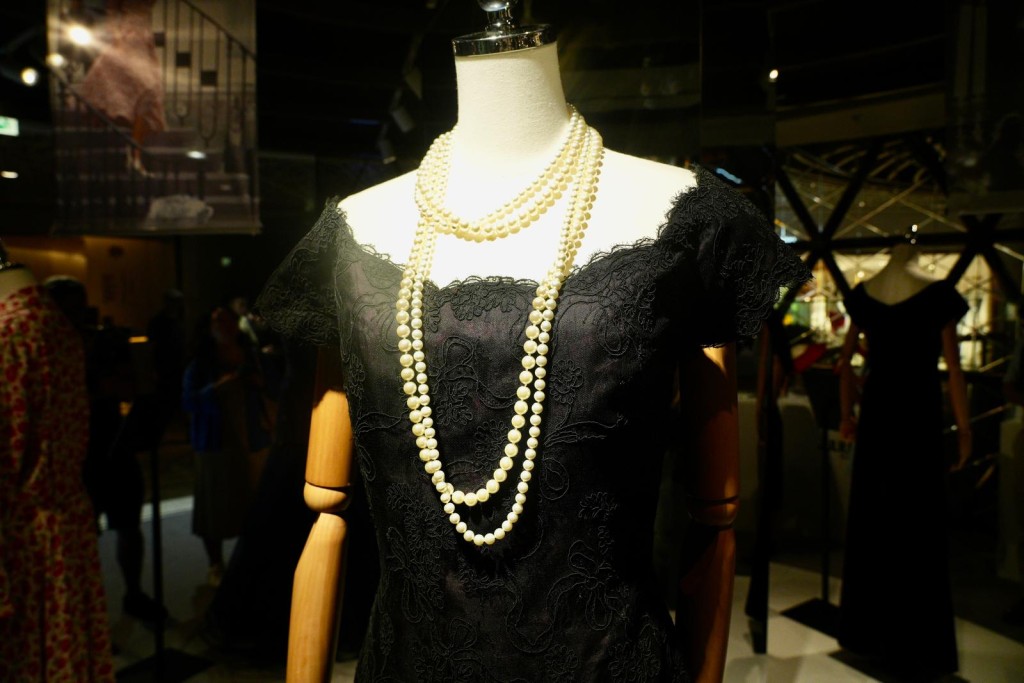 公众可于明日( 18日 )至29日在K11 MUSEA Goldball一睹戴安娜王妃举世闻名的服饰。欧乐年摄