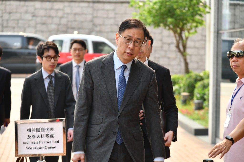 杜淦堃大律師盤問「9月6日開會，是否邊個來就入得？」