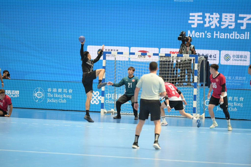 男子手球銅牌賽，港隊鬥北京。何君健攝