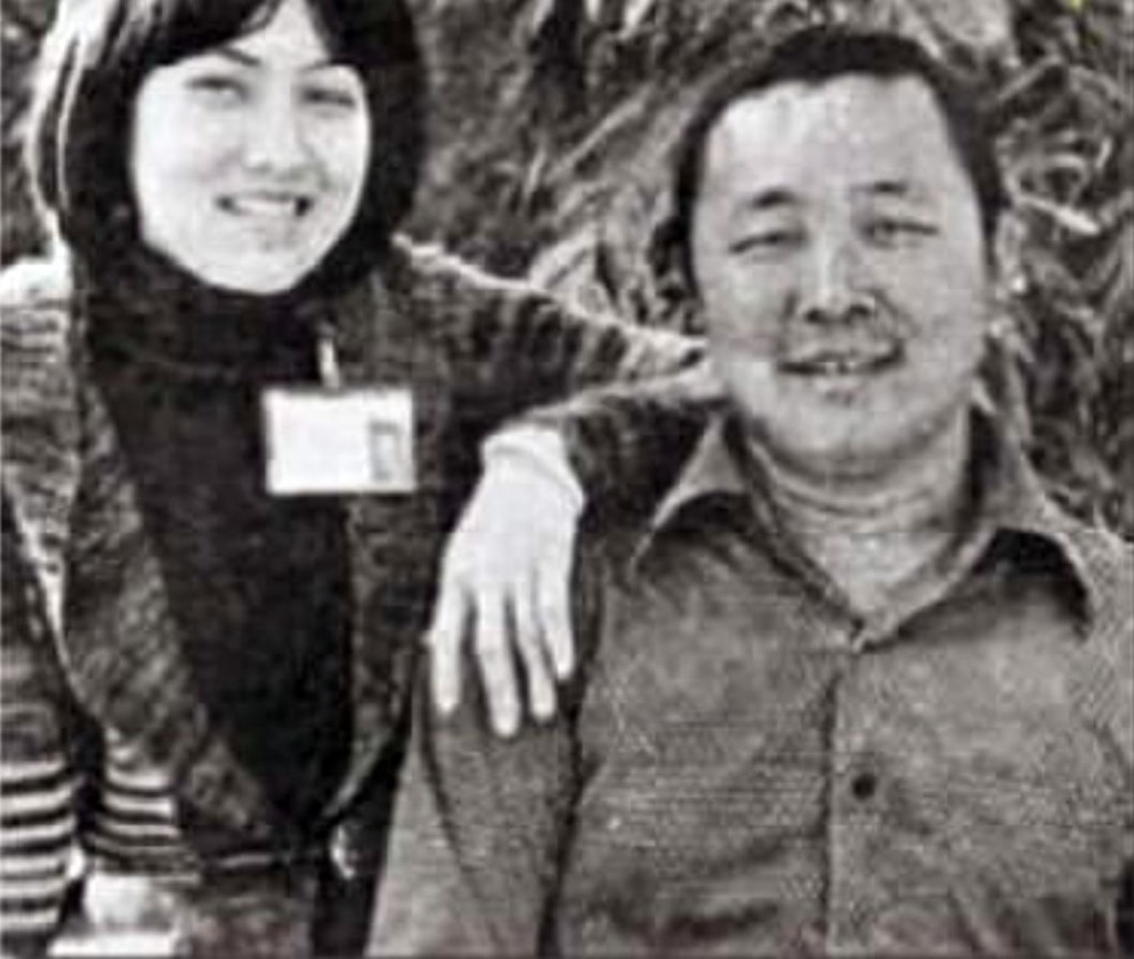 秦煌与莫佩雯1971年结婚，并育有三女一子，但原来莫佩雯生前曾向秦煌提出6次离婚。