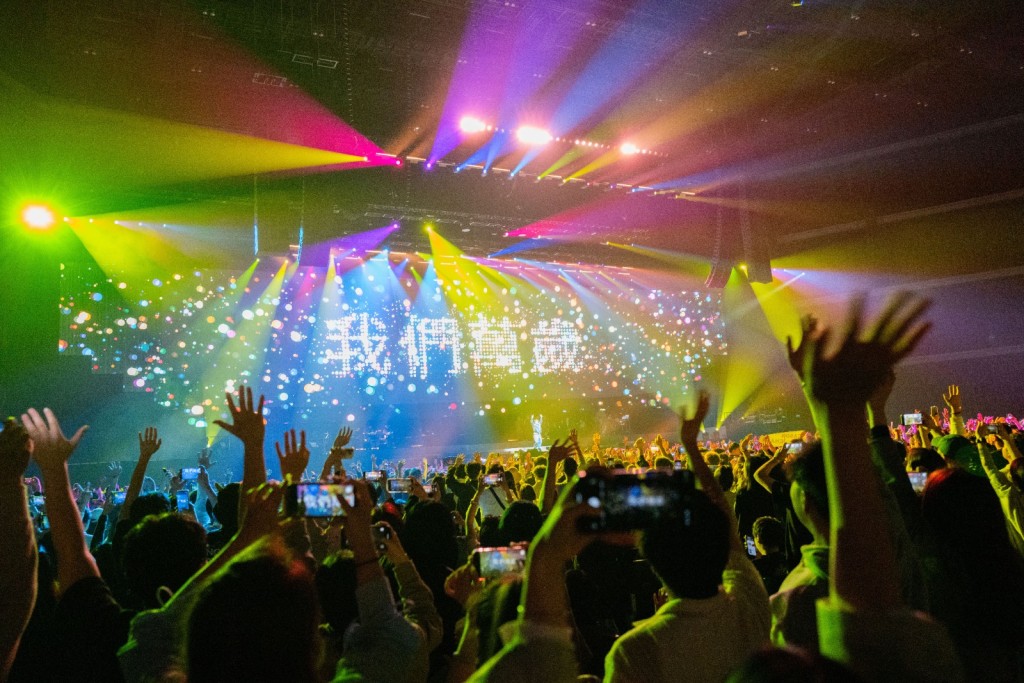 吸引了日本本土、香港、台灣、內地及全球歌迷共聚一堂。 吸引了日本本土、香港、台灣、內地及全球歌迷共聚一堂。