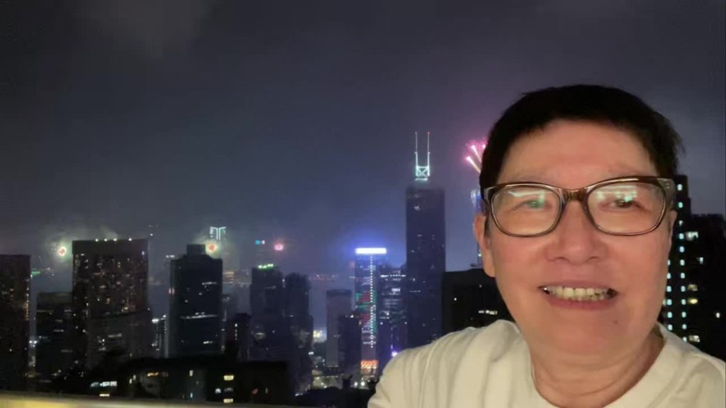 蘇施黃豪宅夜景。
