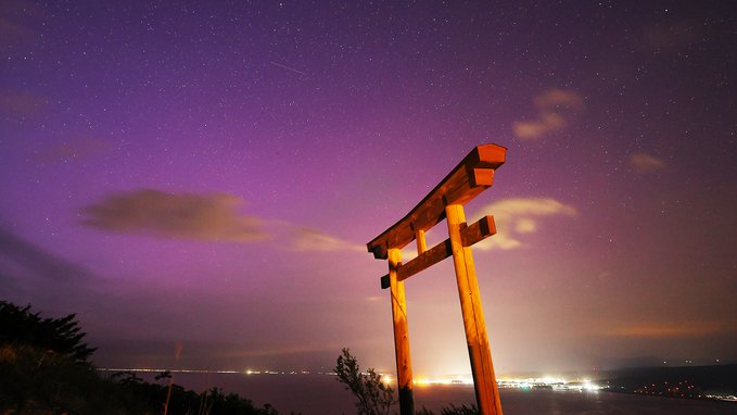 有网民在日本北海道观测到极光。X图片