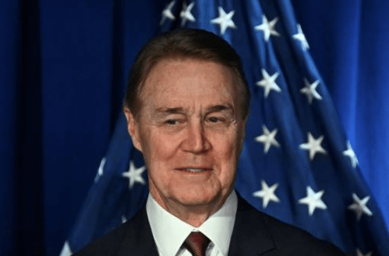 美國駐華大使龐德偉表示，中國國家主席習近平已邀請美國總統特朗普於今年4月訪問中國，而特朗普亦已向習近平發出邀請，希望對方於8月至9月期間回訪美國。法新社