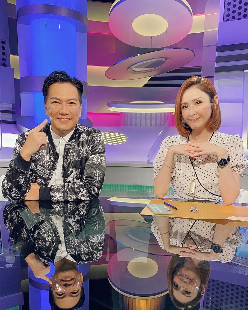 1999年以組合星盒子出道的Albert,近年做主持為主,畀外界形容為「被主持耽誤的歌手」。 1999年以組合星盒子出道的Albert,近年做主持為主,畀外界形容為「被主持耽誤的歌手」。