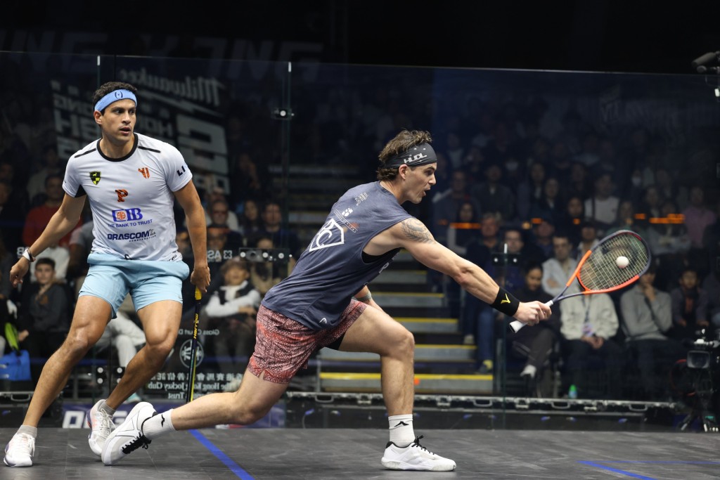 伊巴謙（左）在四強以3:1勝新西蘭的保高爾（右）。徐嘉華攝