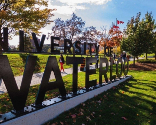 圖為加拿大的著名大學──滑鐵廬大學。