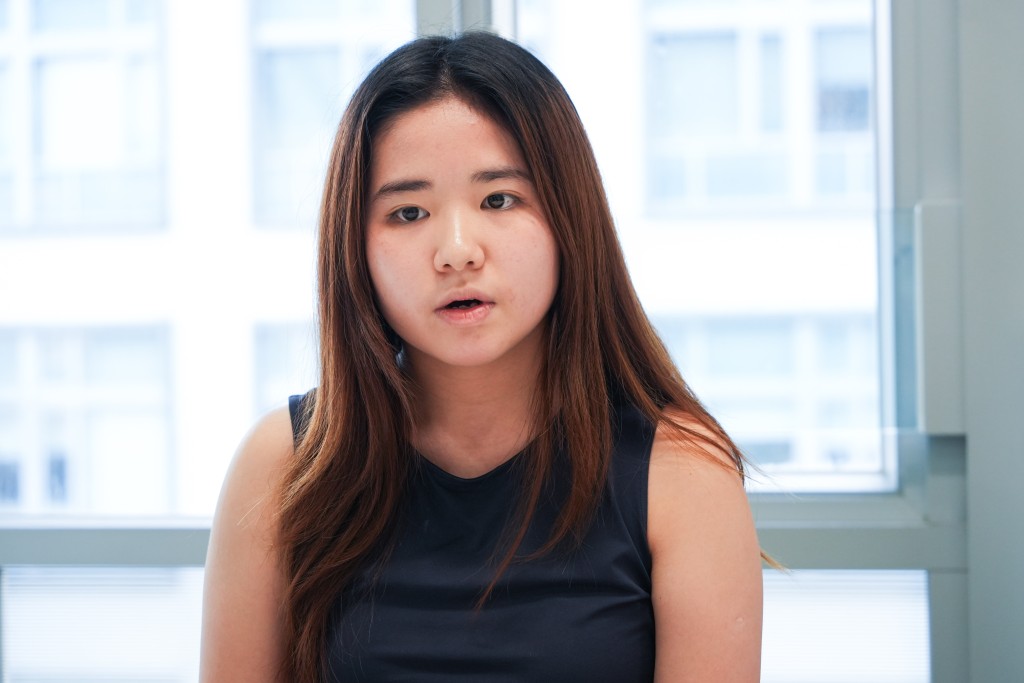 商學院四年級學生Yoey觀察到,很多招聘啟事明確要求求職者「善用AI」。吳艷玲攝 商學院四年級學生Yoey觀察到,很多招聘啟事明確要求求職者「善用AI」。吳艷玲攝