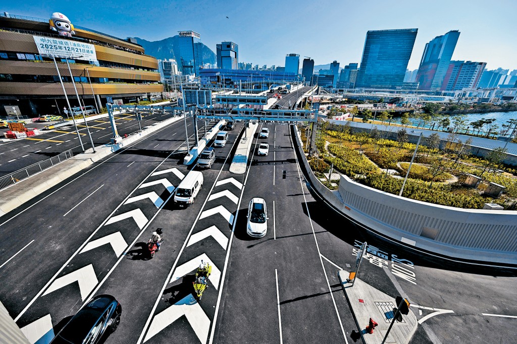 中九龙绕道油麻地段正式通车。