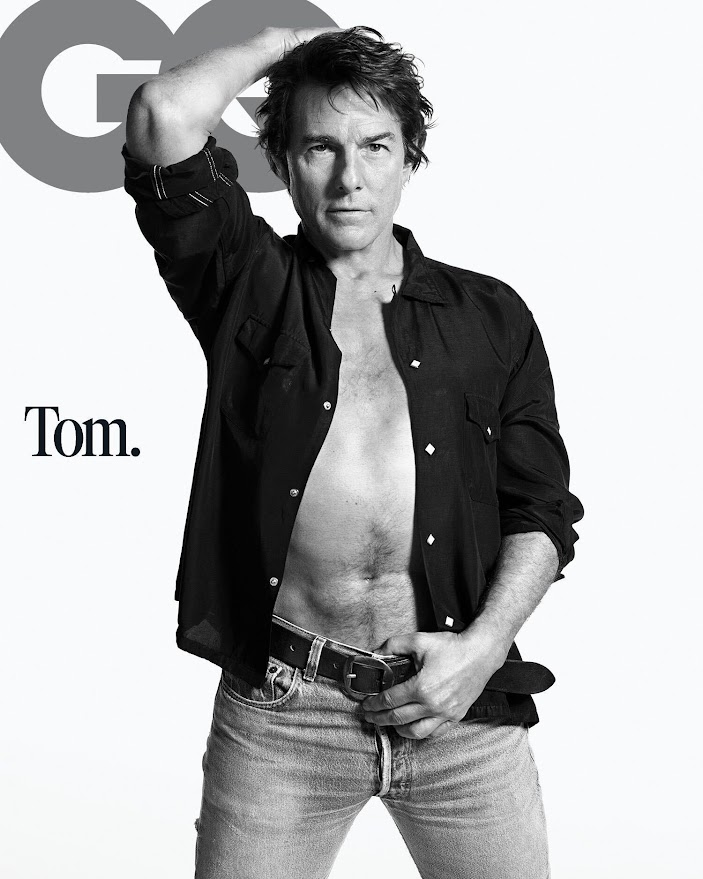64歲的湯告魯斯在雜誌封面上大露腹肌,十分性感!(《GQ》官方IG) 64歲的湯告魯斯在雜誌封面上大露腹肌,十分性感!(《GQ》官方IG)
