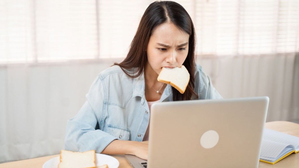 吃麵包會致癌？醫揭1款零食風險更高 致癌物超標150倍 或致乳癌/子宮內膜癌