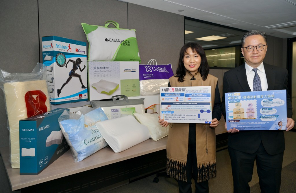 消委會新聞發布會，左起 - 消委會總幹事沈朝暉；消委會可持續消費、公共事務及教育小組副主席陳建年。蘇正謙攝