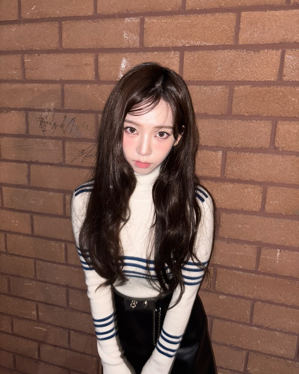 Karina經常在社交媒體發表不同造型的照片。  Instagram@katarinabluu